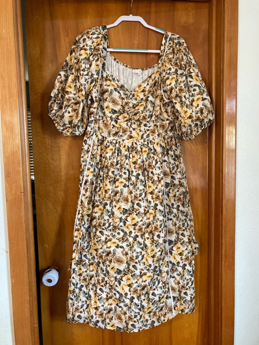 Ivy City Co Mustard and Cream Floral Puff-Sleeve Midi Dress